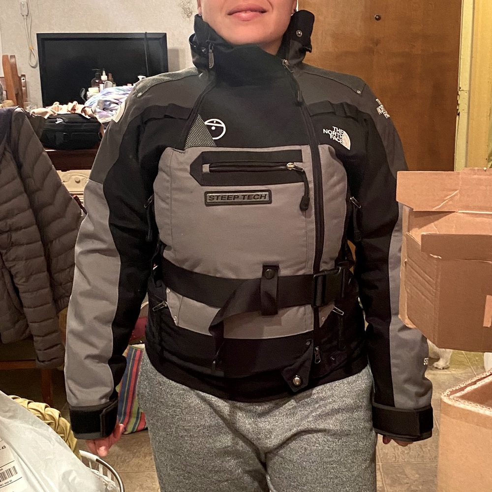 Women’s Northface steeptech 550